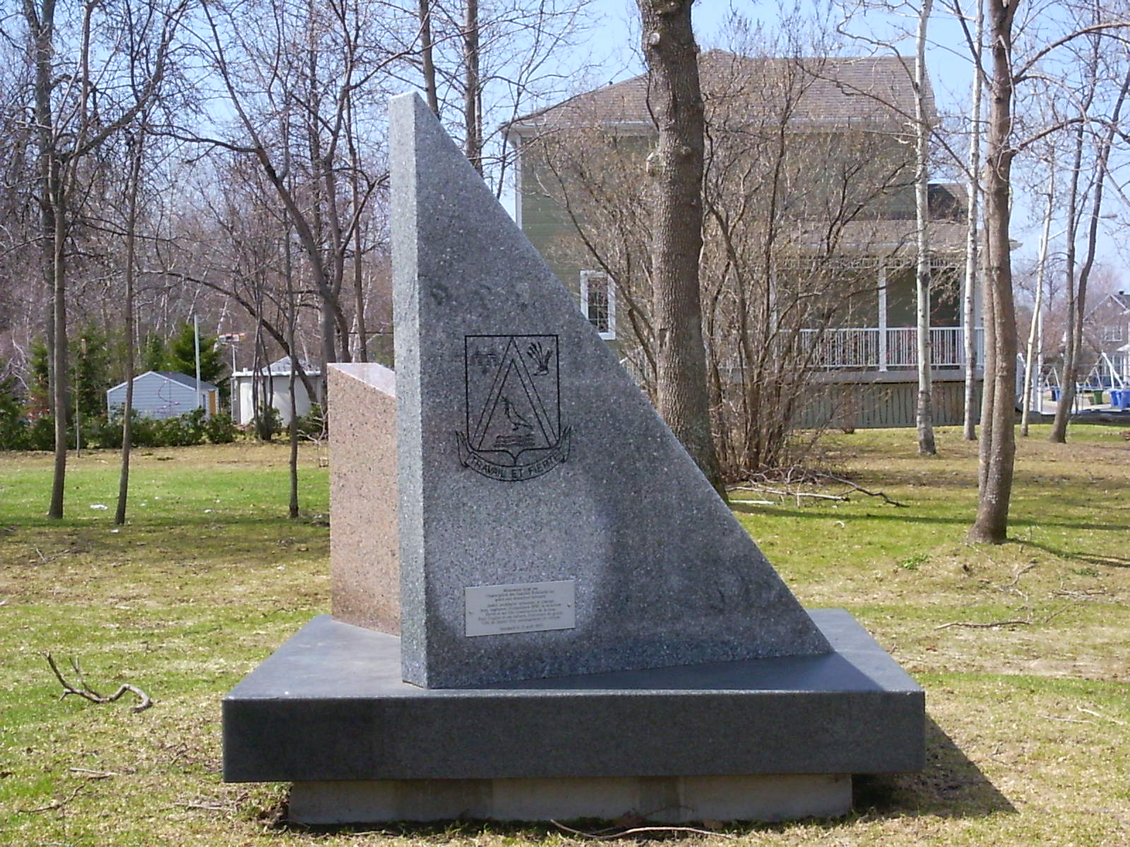 Monument 3